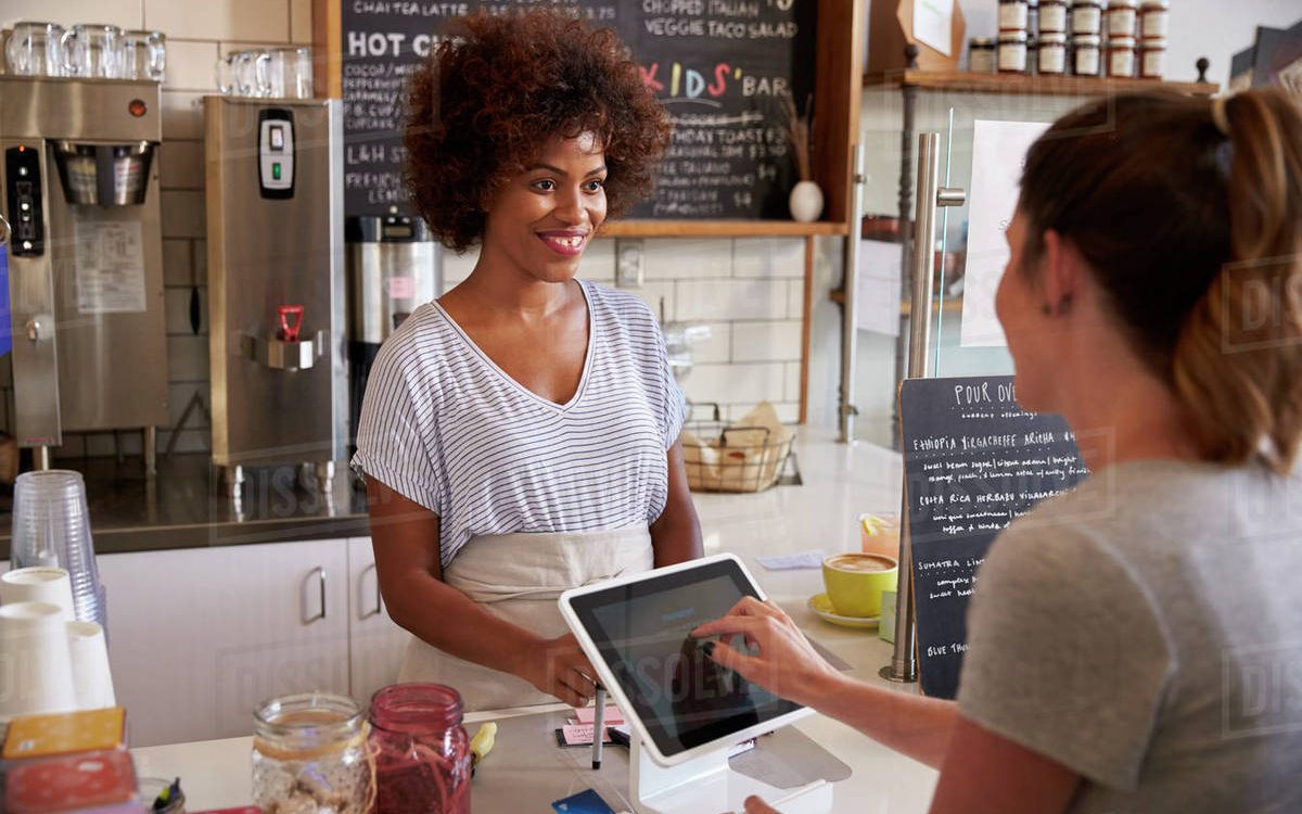 Como capacitar clientes para contar a história da sua empresa